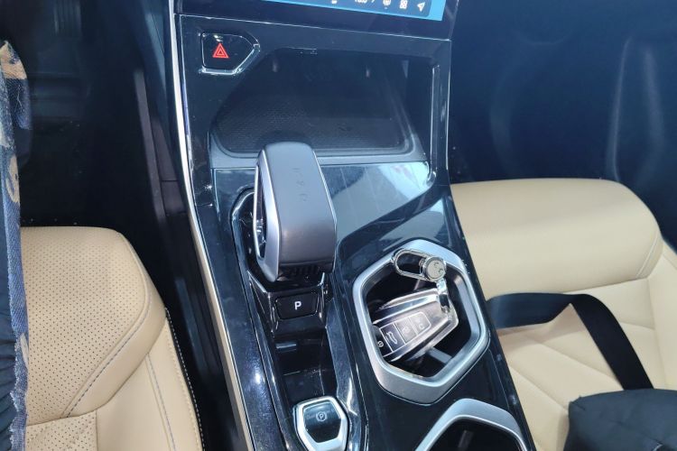 GEELY Boyue L 2023 صورة سيارة #14