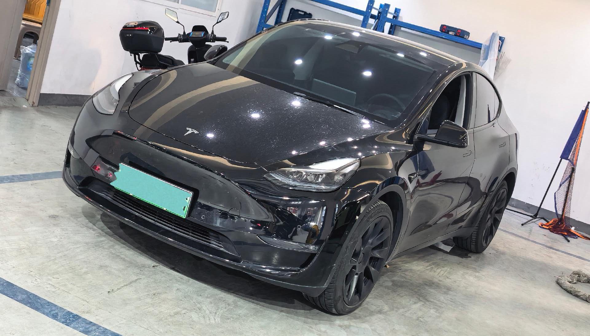 Tesla Model Y 2023 car image 