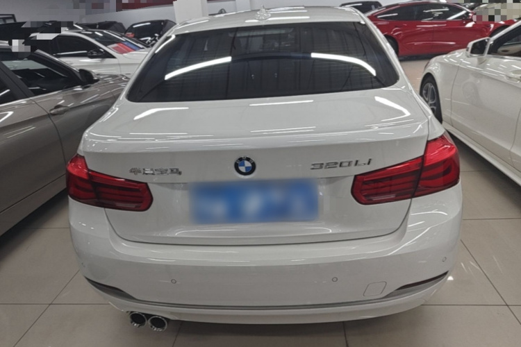 BMW 3 Series 2019 car image #6