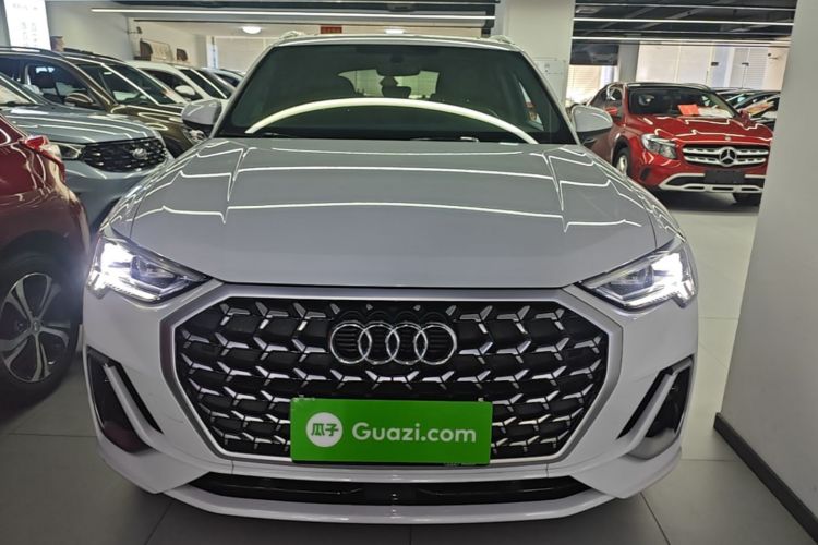 Audi Q3 2024 car image #3