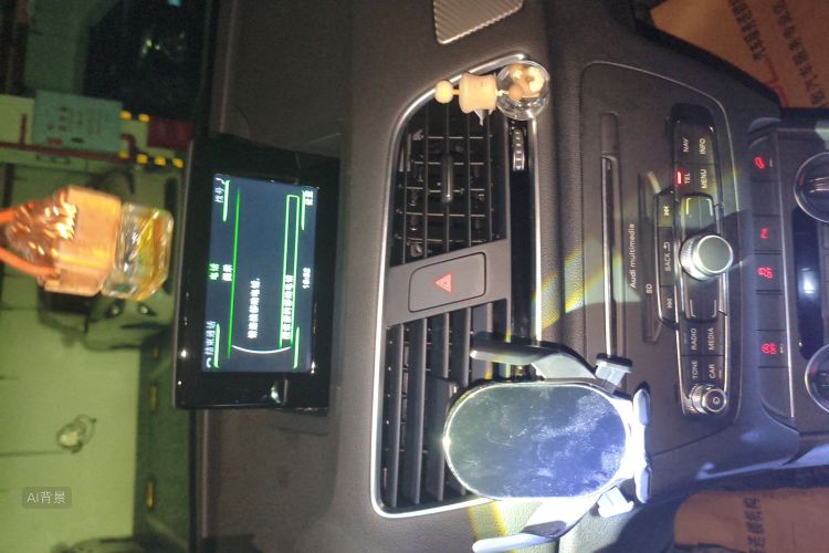 Audi Q3 2019 car image #15