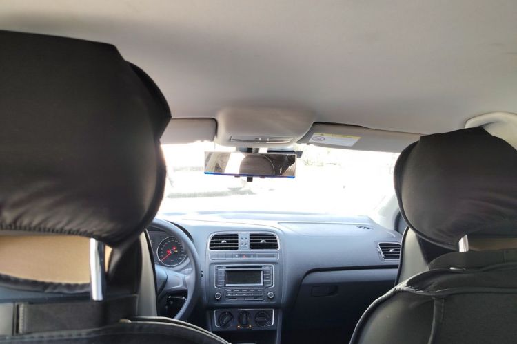 Volkswagen Polo 2014 car image #20