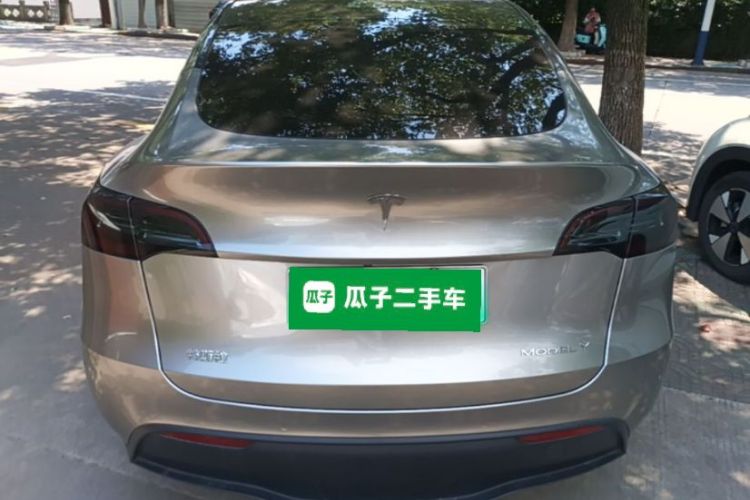 Tesla Model Y 2023 #6 Tesla Model Y 2023 car image #6