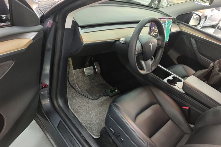 Tesla Model Y 2021 #16 Tesla Model Y 2021 car image #16