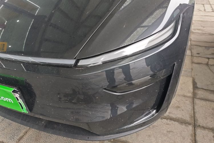 Tesla Model Y 2025 car image #23