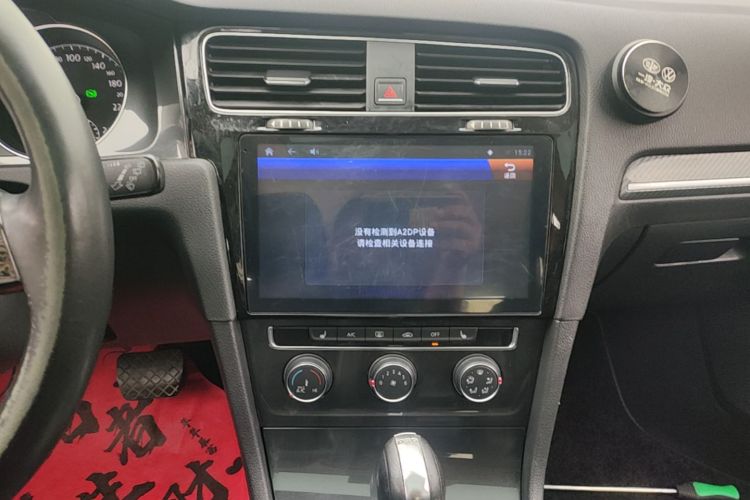 Volkswagen Golf 2018 car image #13