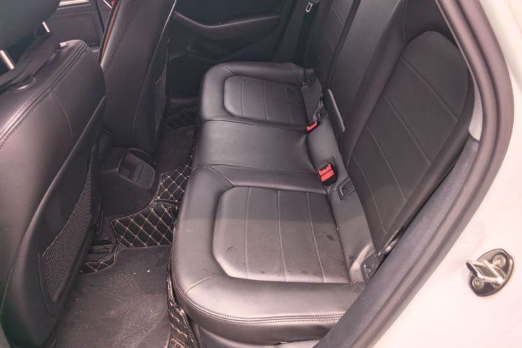 Audi A3 2018 car image #17