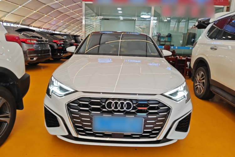 Audi A3 2023 immagine di auto #3