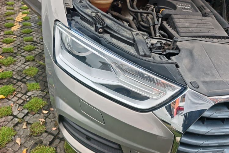 Audi Q3 2017 car image #8