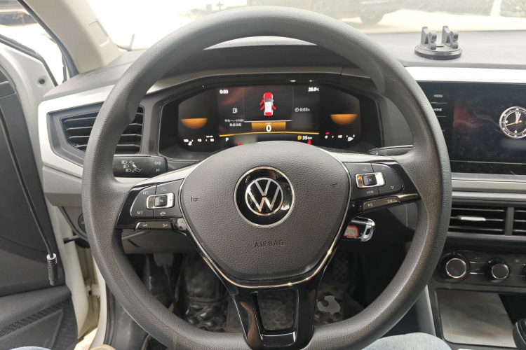 Volkswagen Polo 2023 car image #11