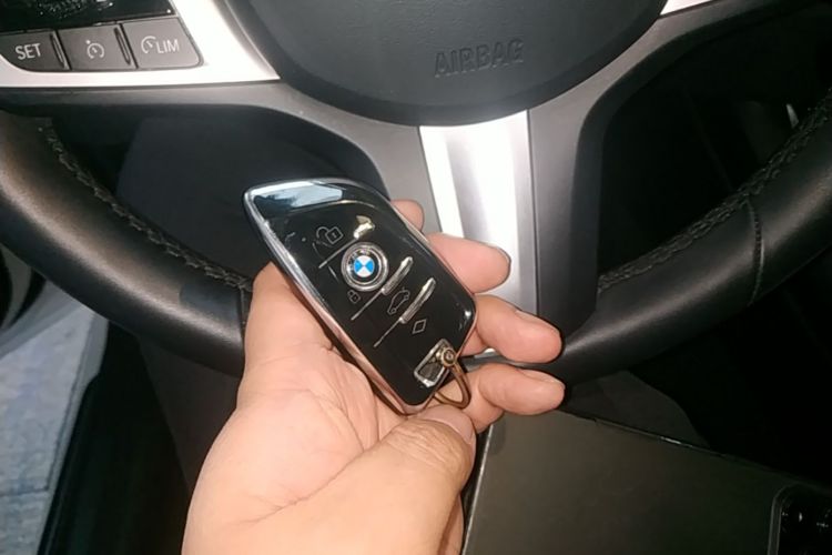 BMW 3 Series 2023 car image #9