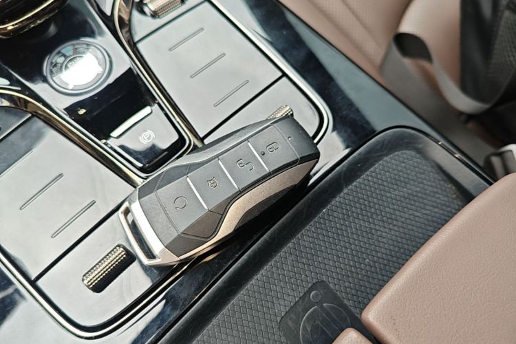 BYD Han 2022 car image #9