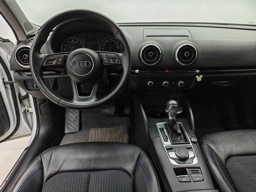 Audi A3 2018 car image #6