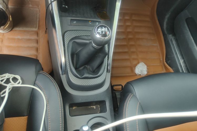 BYD Yuan 2016 #16 BYD Yuan 2016 car image #16