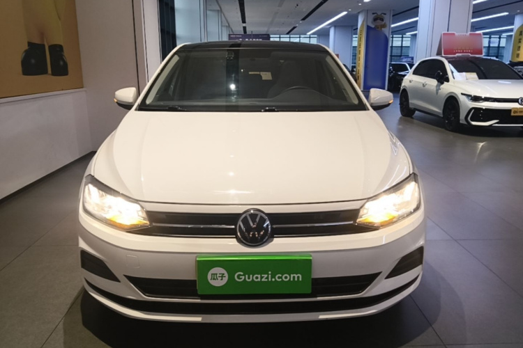 Volkswagen Polo 2022 car image #3