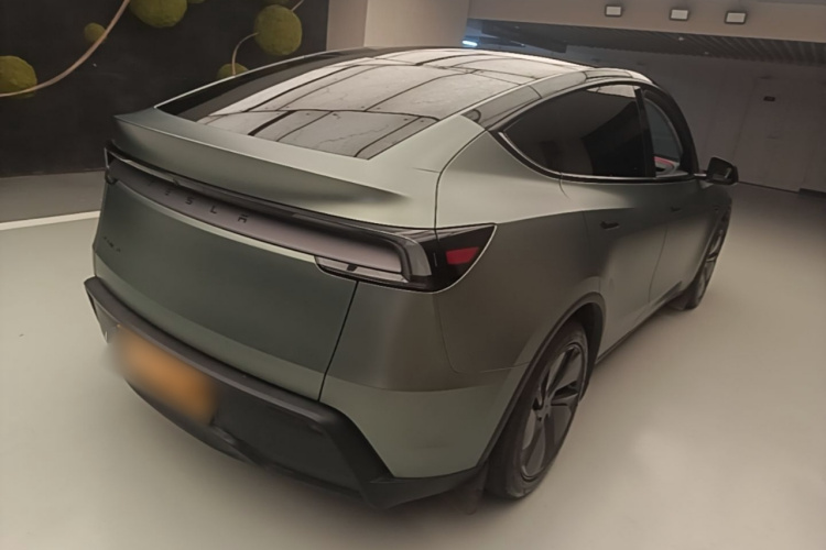 Tesla Model Y 2025 car image #7