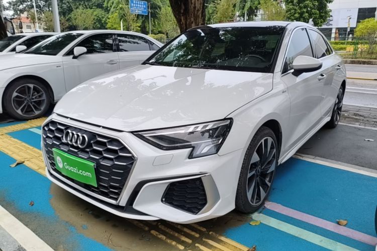Audi A3 2024 immagine di auto #2