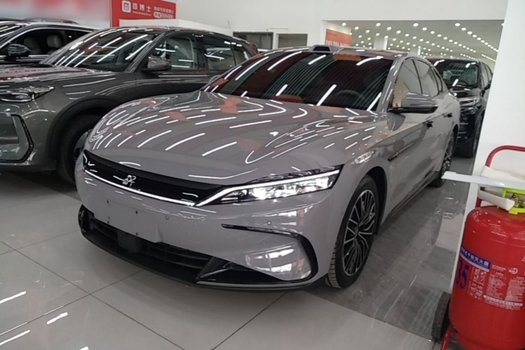 BYD Han 2025 #2 BYD Han 2025 car image #2