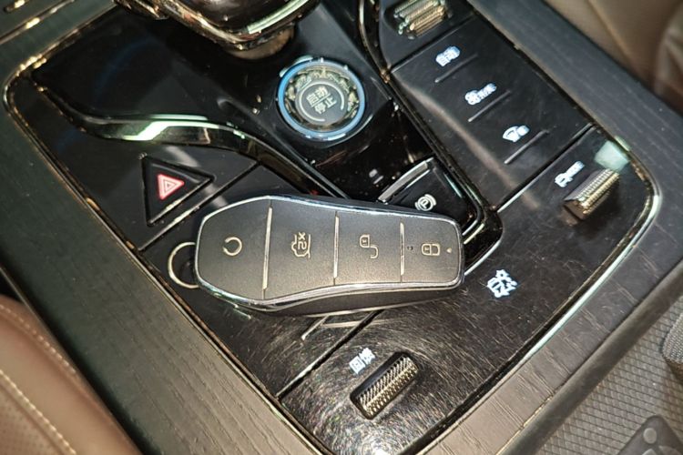BYD Han 2022 immagine di auto #14