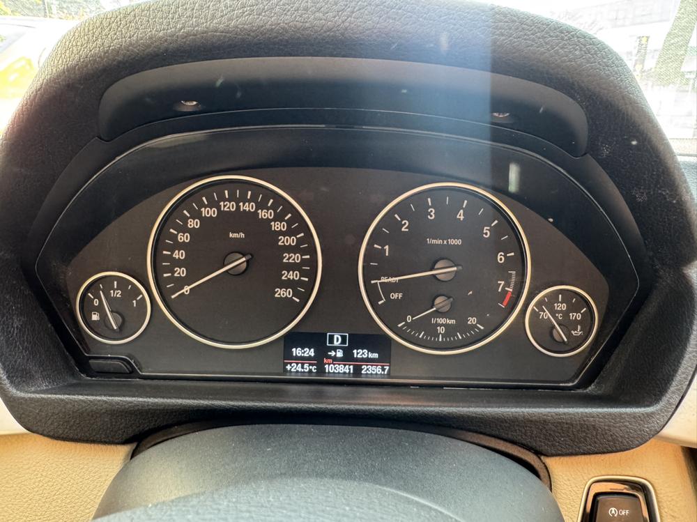 BMW 3 Series 2014 imagen de coche #28