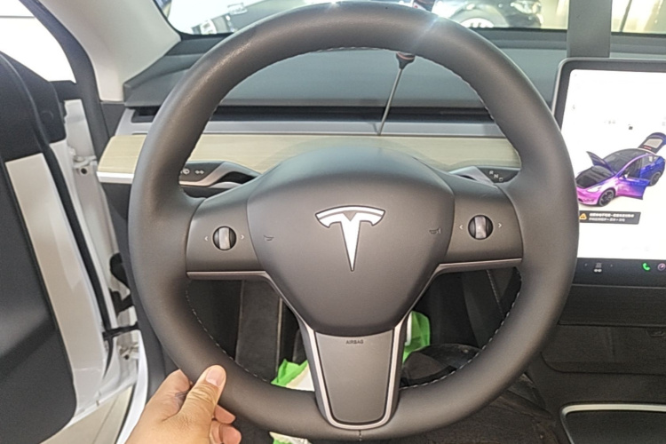 Tesla Model Y 2023 #15 Tesla Model Y 2023 car image #15