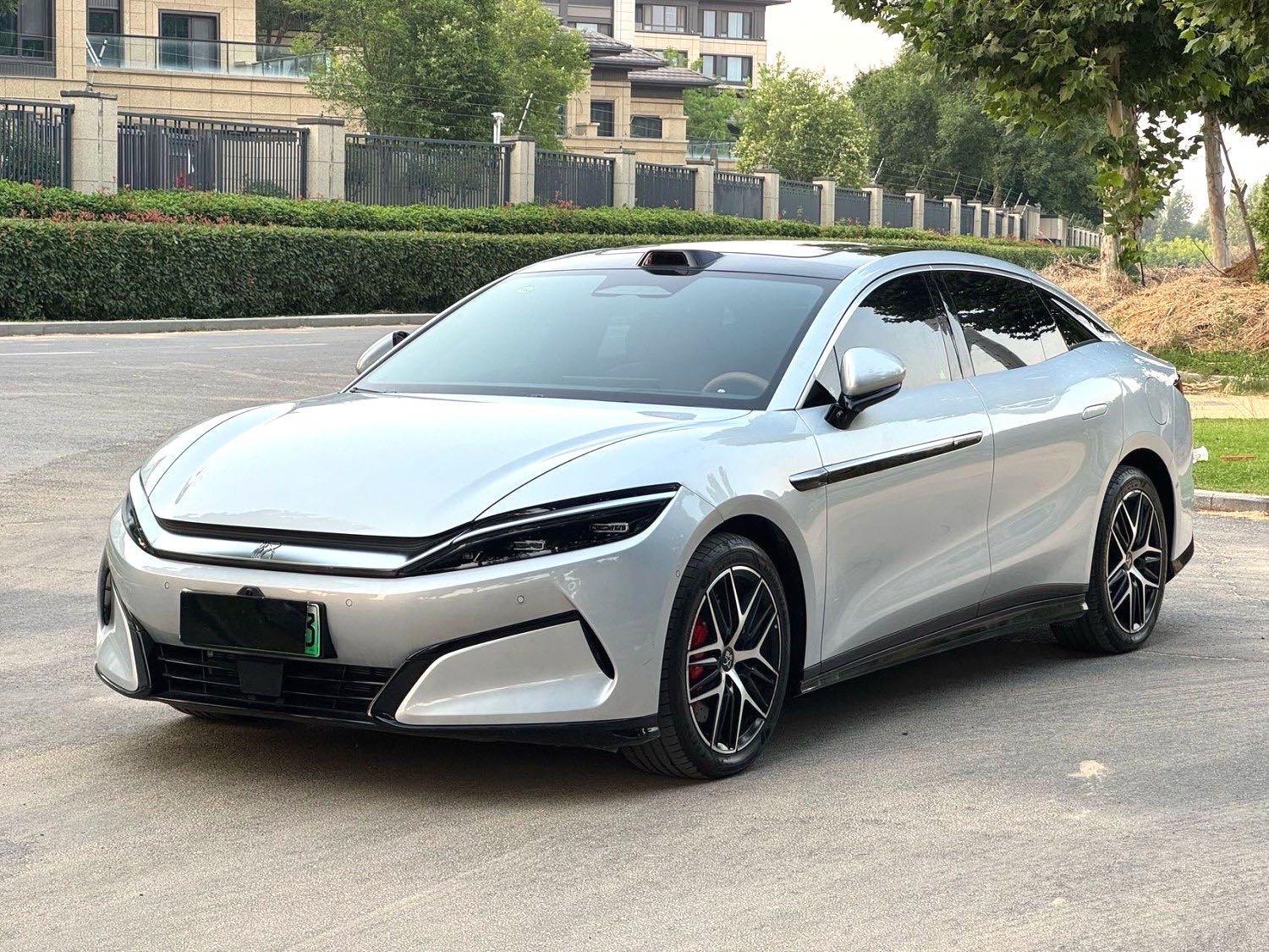BYD HanL 2025 BYD HanL 2025 car image