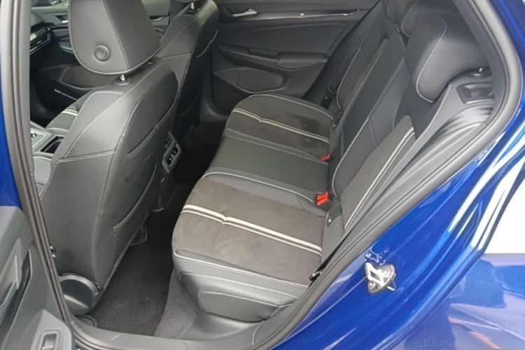 Volkswagen Golf 2021 car image #19
