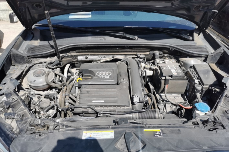 Audi Q3 2021 car image #22