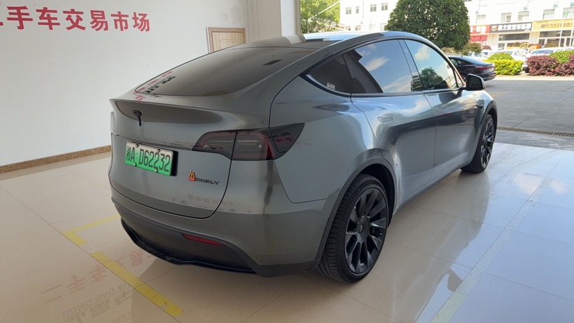 Tesla Model Y 2022 #4 Tesla Model Y 2022 car image #4