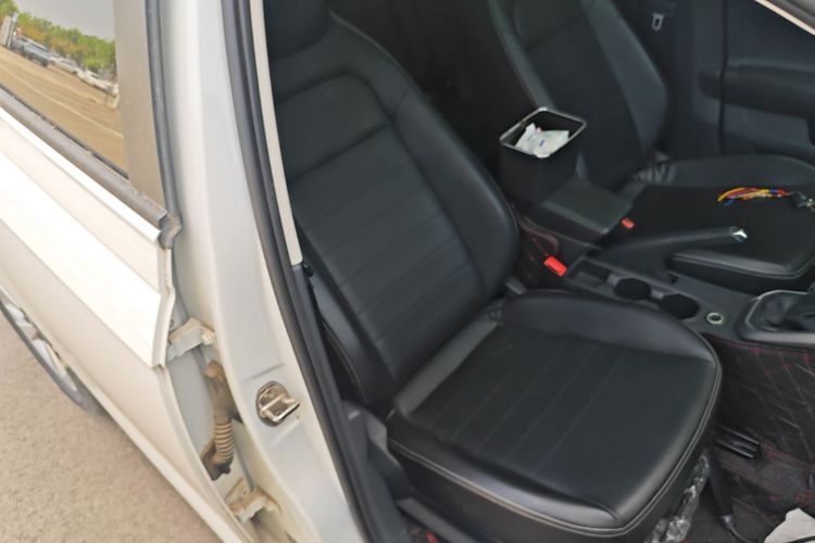 Volkswagen Polo 2020 car image #24