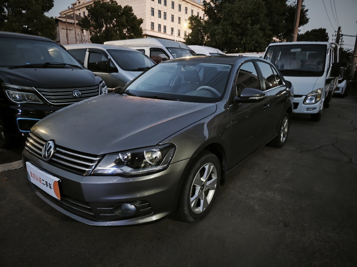 Volkswagen Bora 2014 car image 