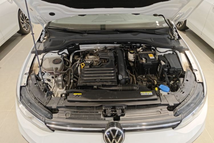 Volkswagen Golf 2024 car image #20