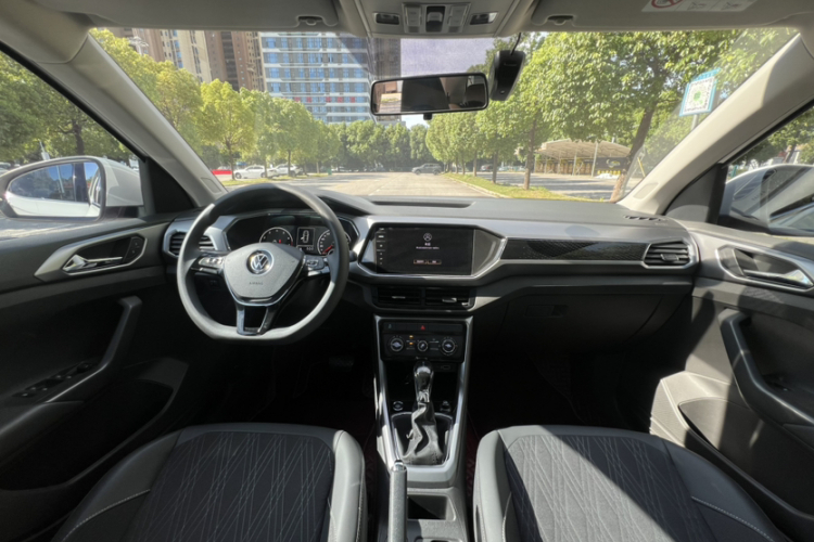Volkswagen T-Cross 2021 car image #20