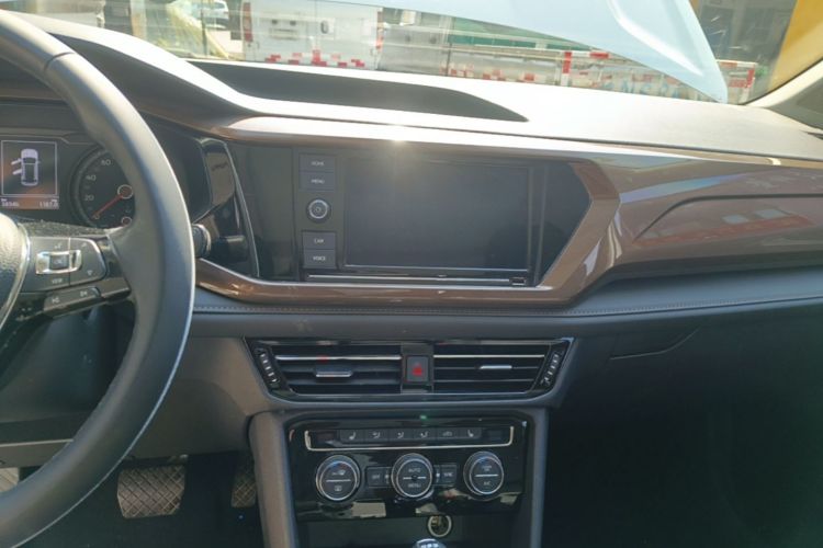 Volkswagen Tharu 2019 car image #13