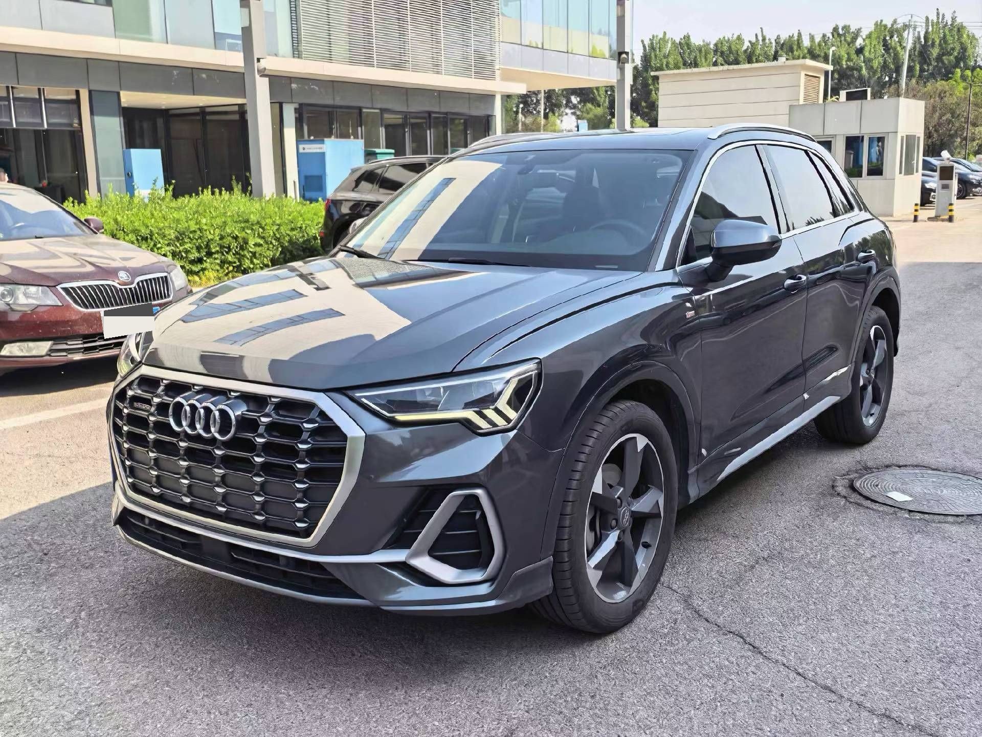 Audi Q3 2019 car image 