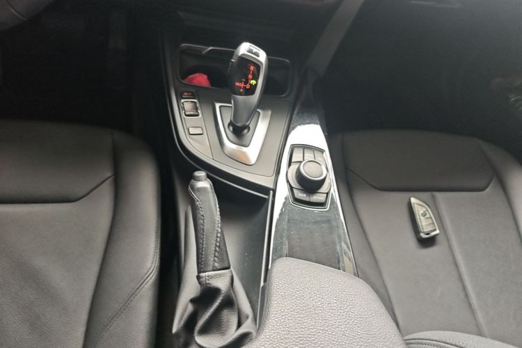 BMW 3 Series 2017 #14 BMW 3 Series 2017 car image #14