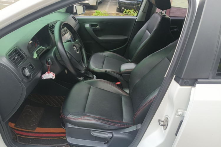 Volkswagen Polo 2019 car image #15