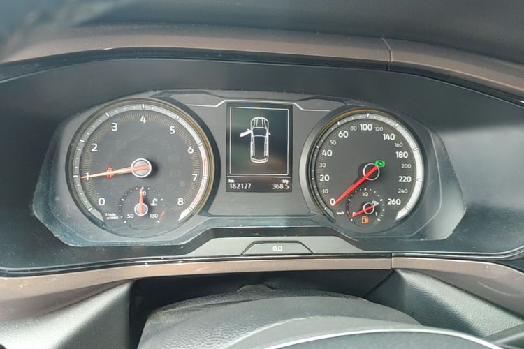 Volkswagen Tharu 2021 car image #12