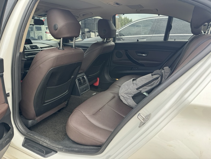 BMW 3 Series 2018 #5 BMW 3 Series 2018 car image #5