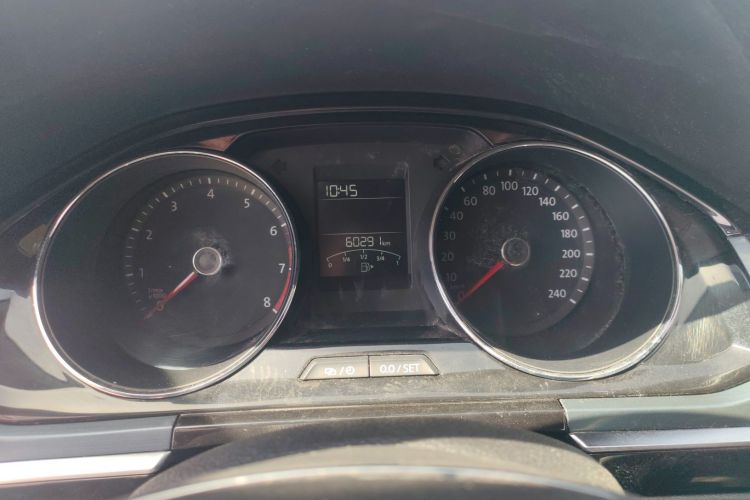 Volkswagen Bora 2017 car image #12