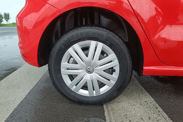 Volkswagen Polo 2018 car image #10
