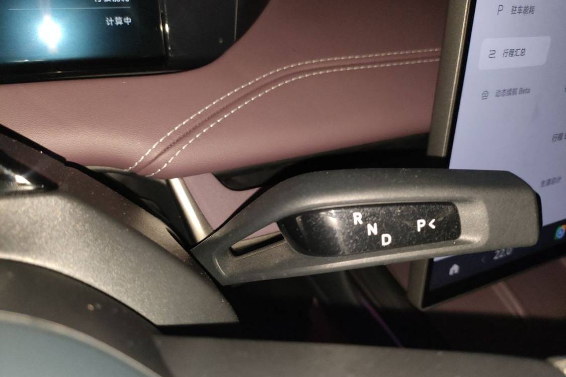MI SU7 2024 immagine di auto #27