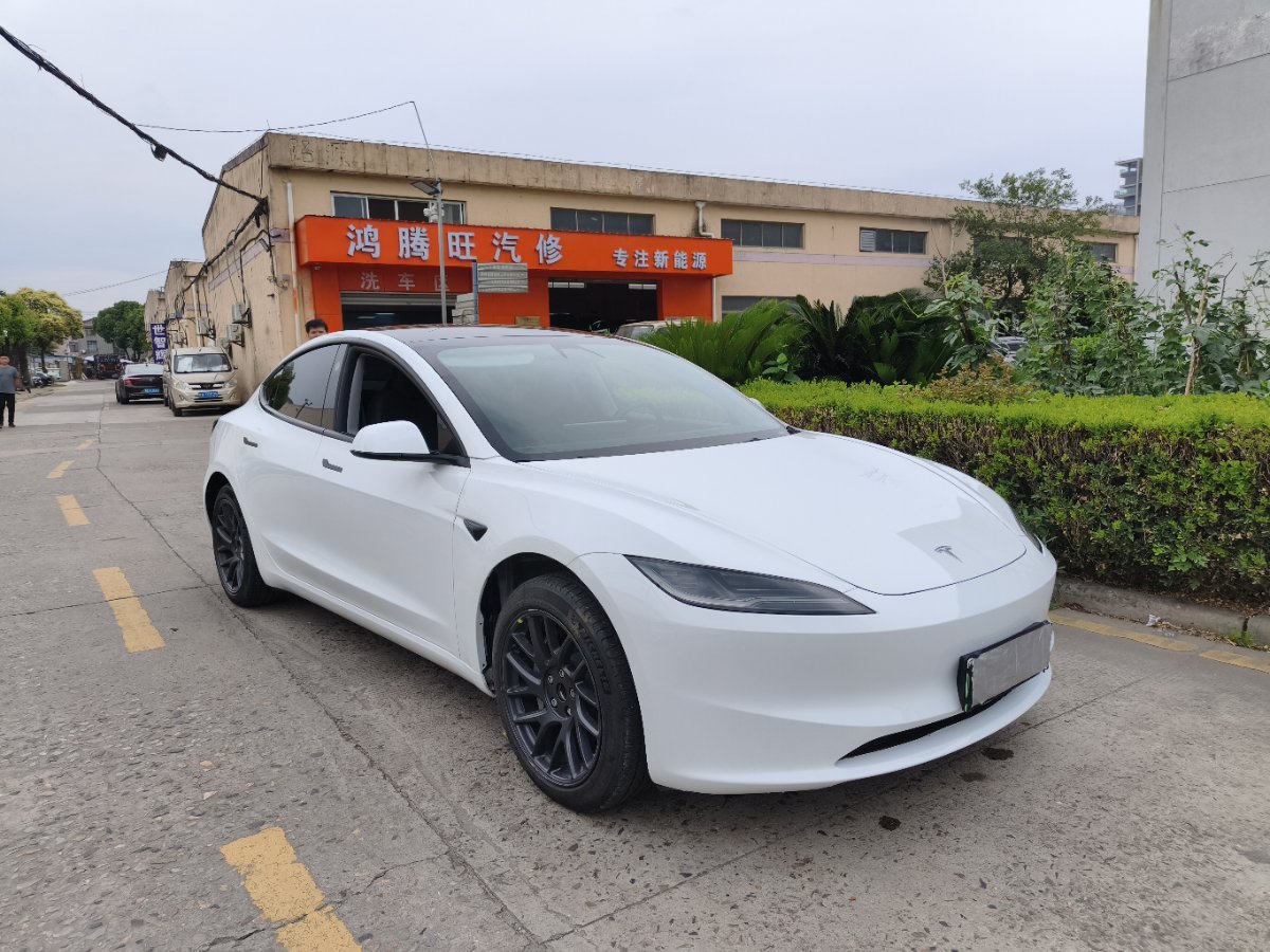 Tesla Model 3 2024 car image #3
