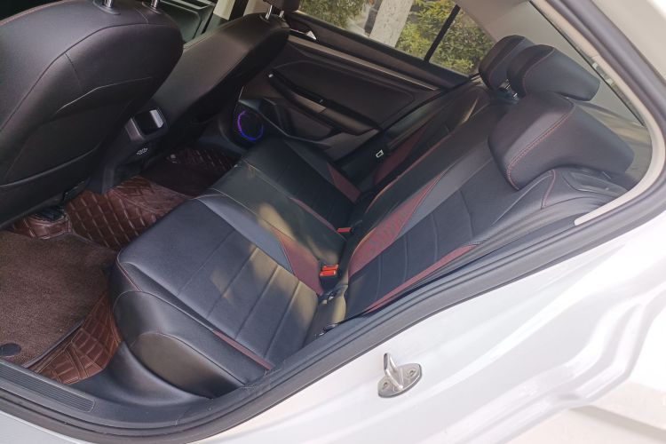 Volkswagen Bora 2019 car image #17