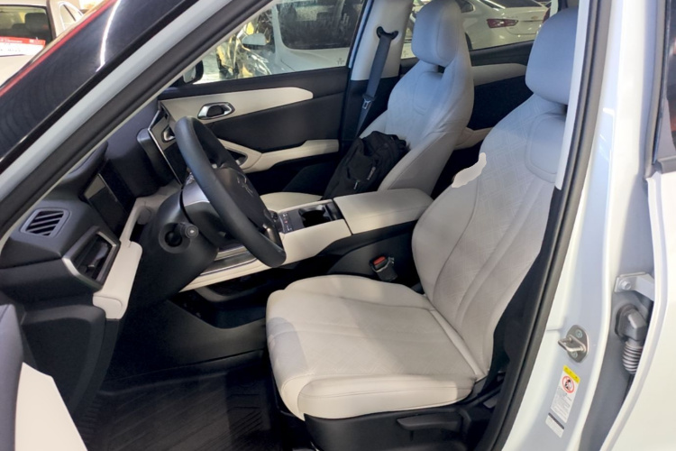 BYD YuanUP 2024 #15 BYD YuanUP 2024 car image #15