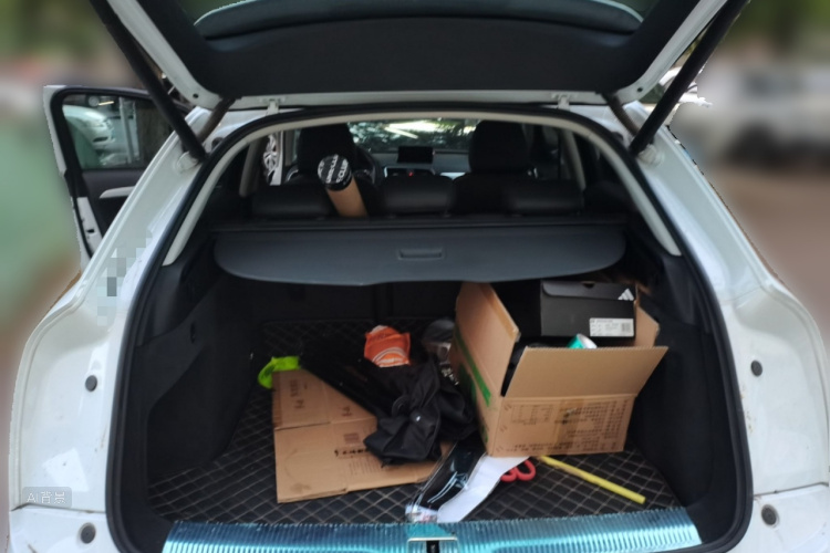 Audi Q3 2016 car image #21