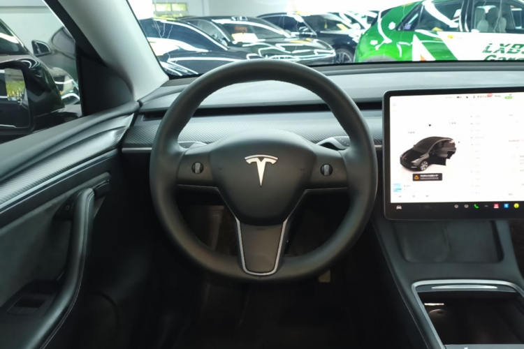 Tesla Model Y 2023 #11 Tesla Model Y 2023 car image #11