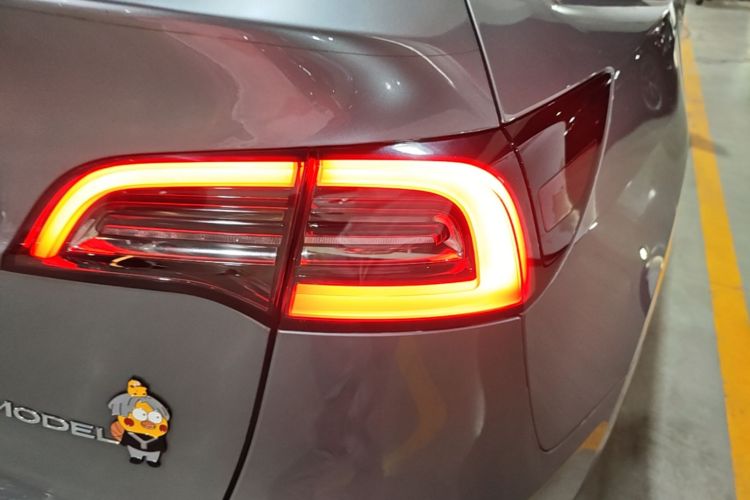 Tesla Model Y 2024 car image #8