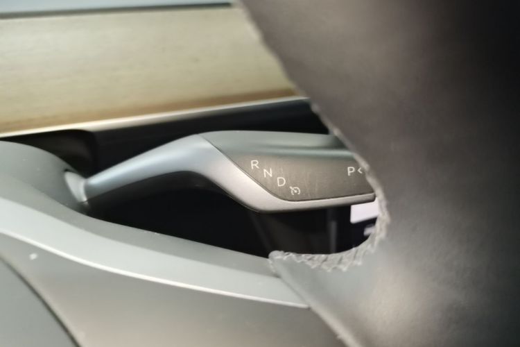 Tesla Model Y 2021 #14 Tesla Model Y 2021 car image #14