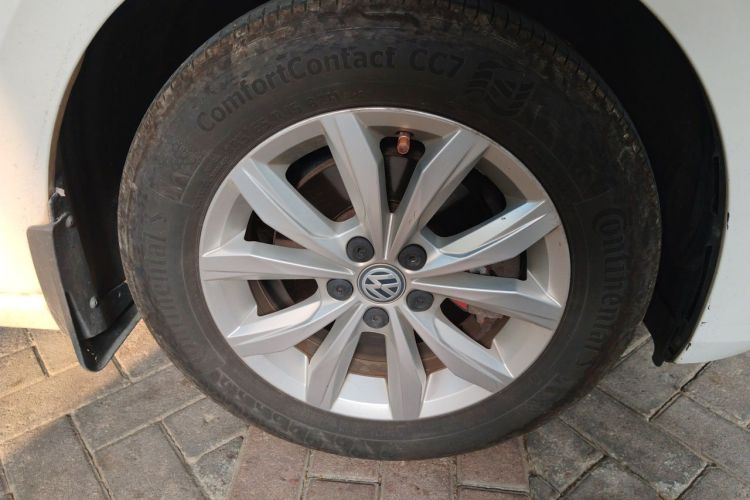 Volkswagen Polo 2019 car image #9